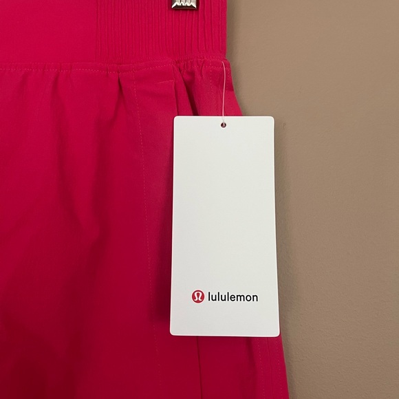 {Lululemon} Stretch Woven Relaxed-Fit High-Rise Short 4" in Cherry Mist - Small - Picture 10 of 11